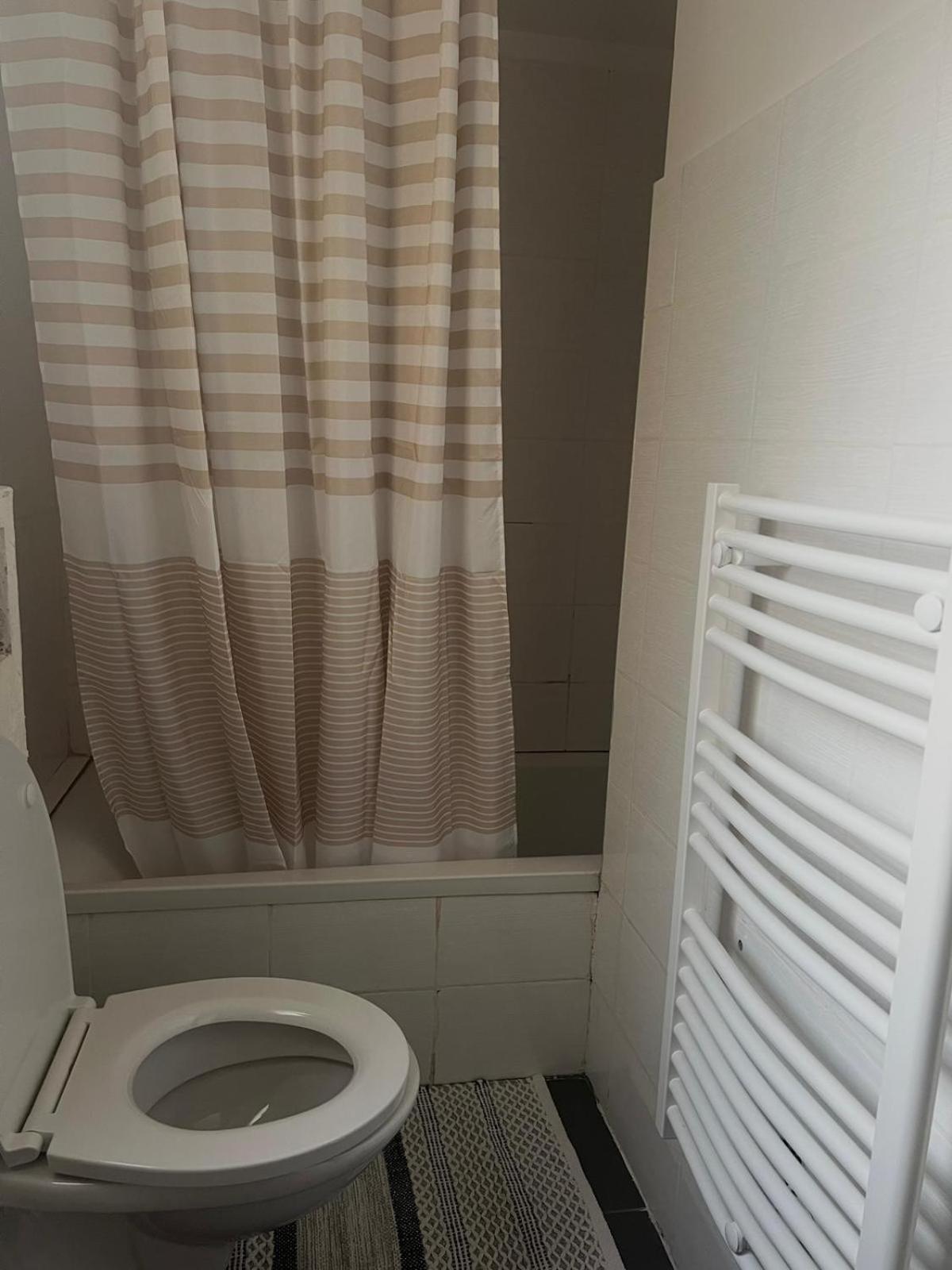 Cozy Studio Near Promenade Ницца Экстерьер фото